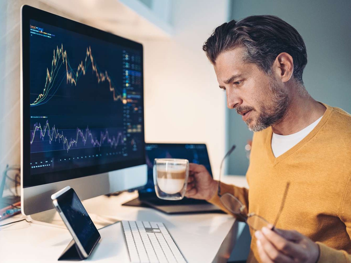 man trading - Prop Trading Strategies