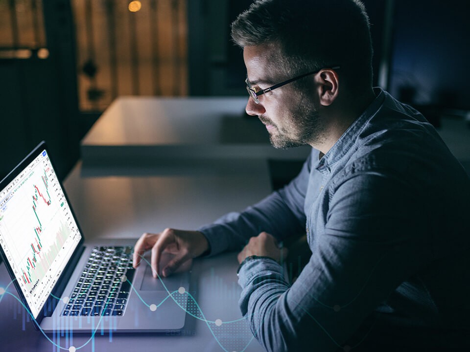 person calculating risks - Prop Trading Strategies