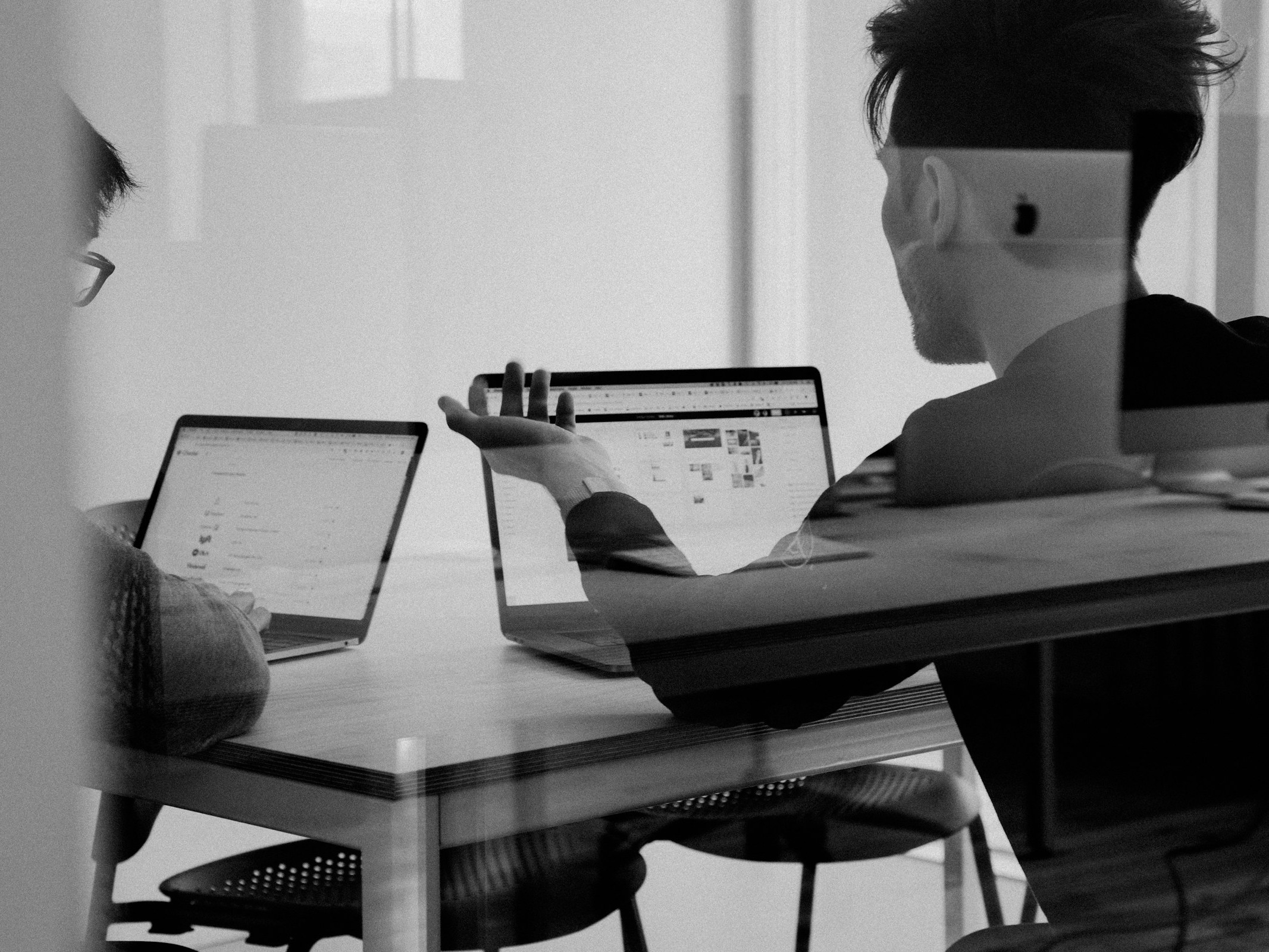 People Discussing - Funded Trading Brokers