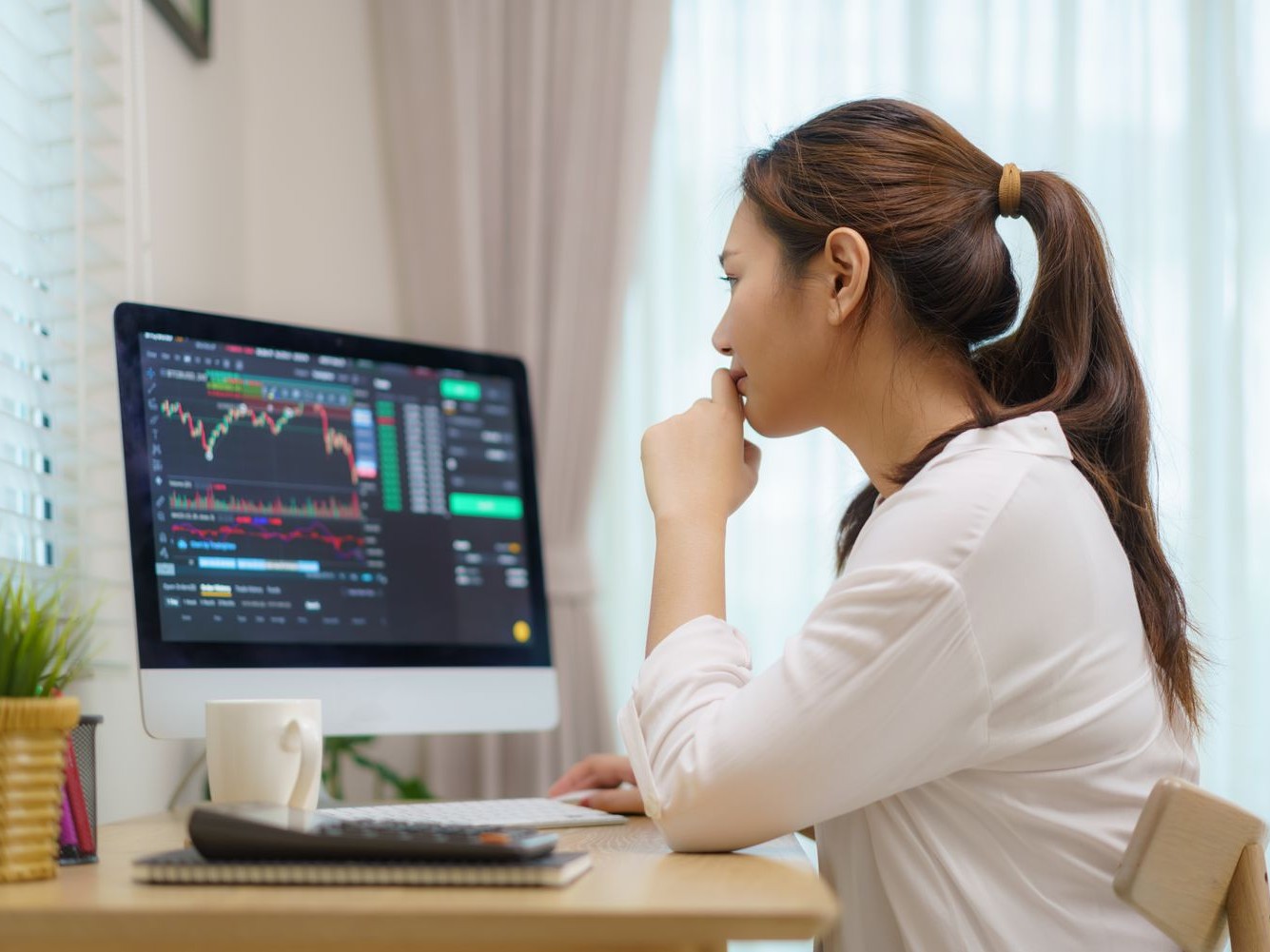 person trading - No Challenge Prop Firms