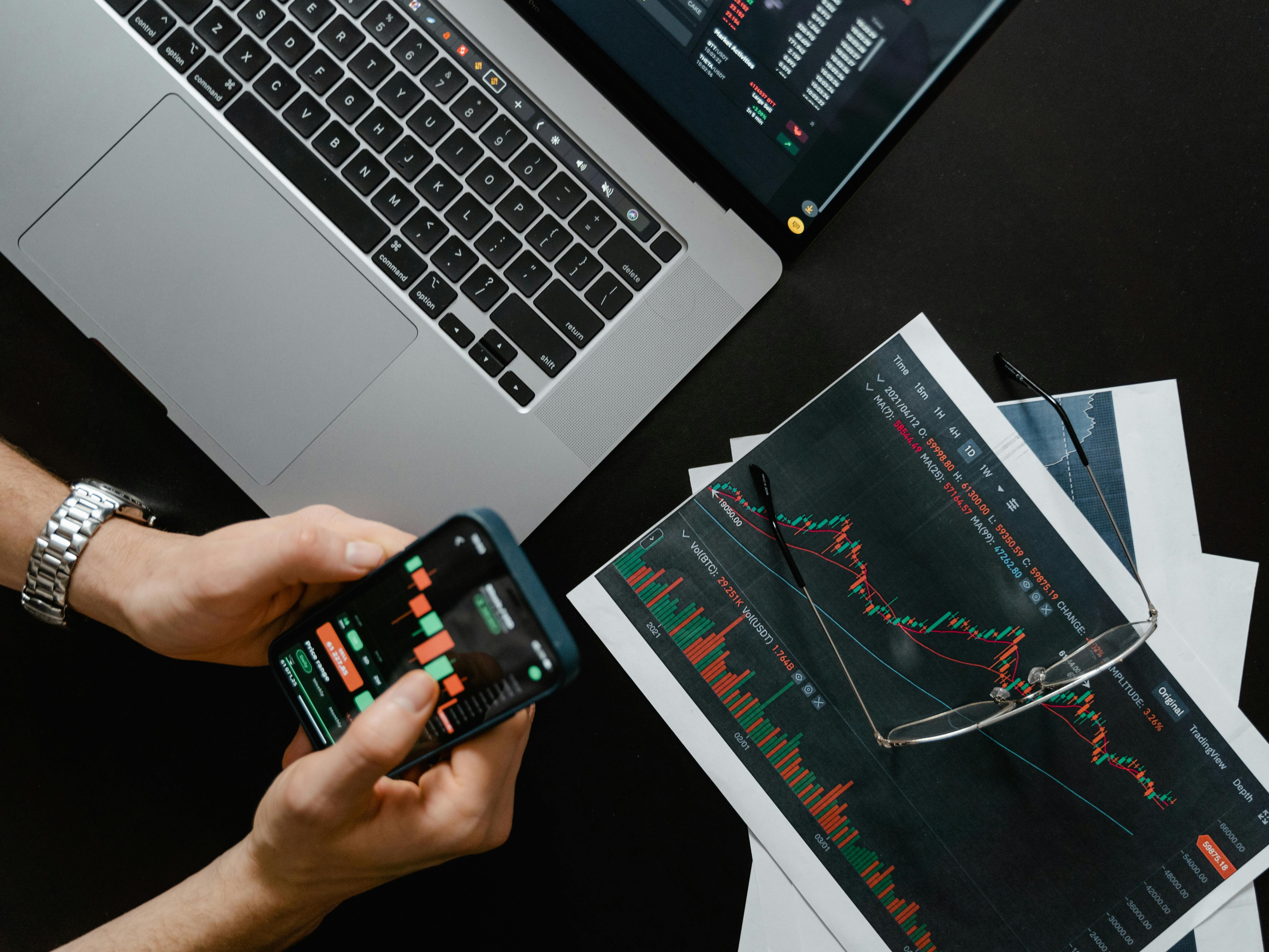 man trading - Is Day Trading Profitable