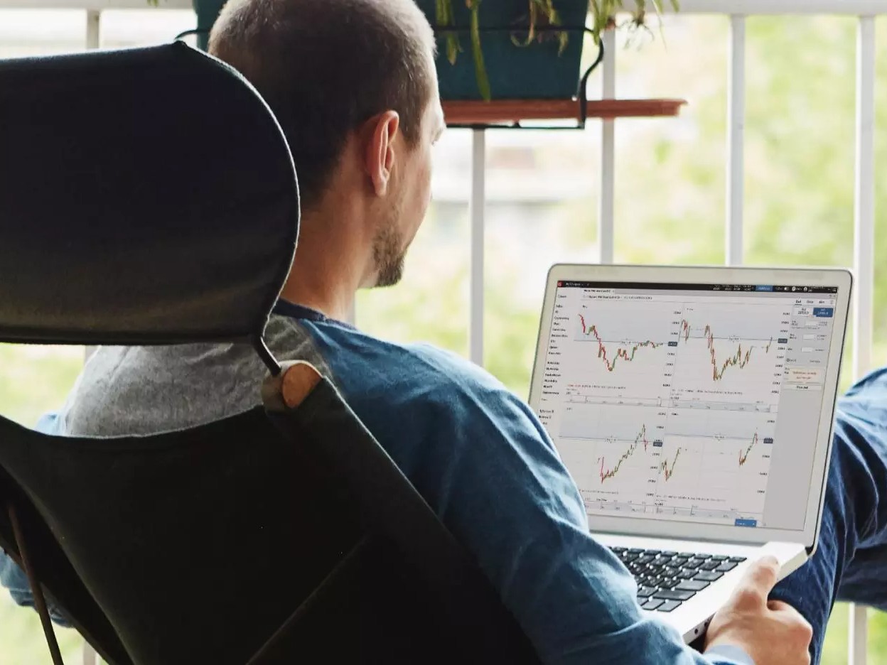 man focused - Best Futures to Day Trade